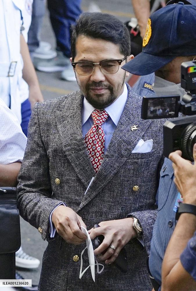 Robbery suspects held in Manila