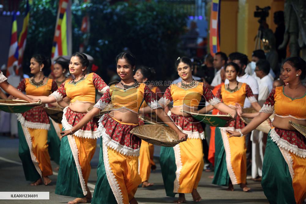 SRI LANKA-COLOMBO-NAVAM PERAHERA-FESTIVAL