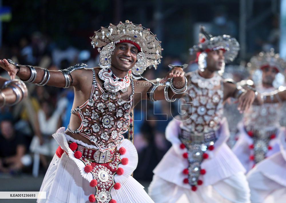 SRI LANKA-COLOMBO-NAVAM PERAHERA-FESTIVAL