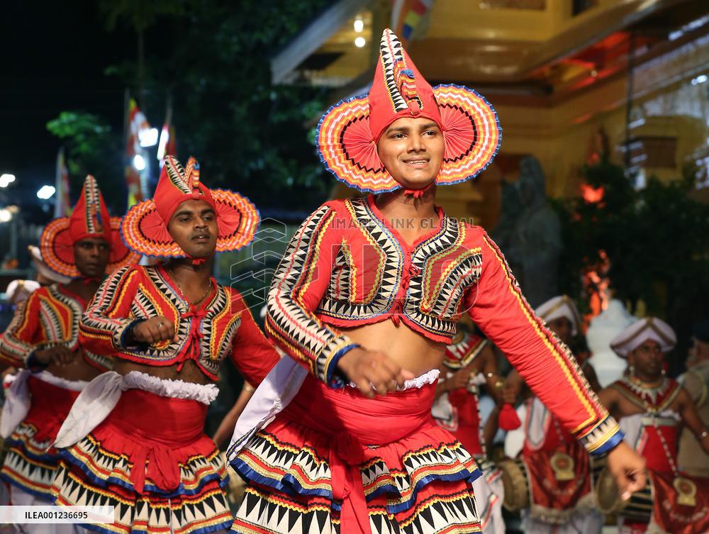 SRI LANKA-COLOMBO-NAVAM PERAHERA-FESTIVAL
