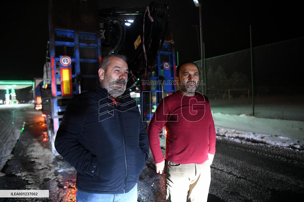 TÜRKIYE-ISTANBUL-EARTHQUAKE-RESCUE FORCES