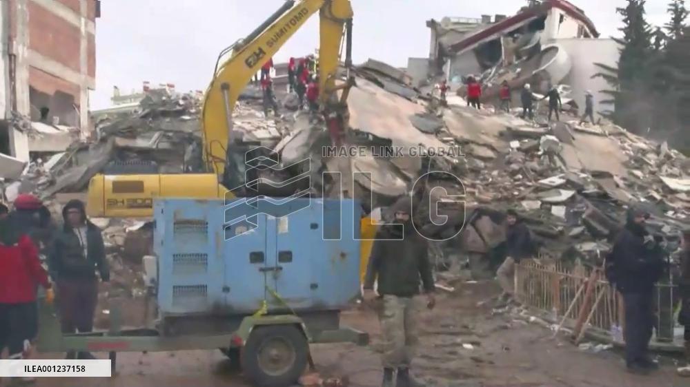 Rescue efforts underway after powerful earthquakes jolt Türkiye, Syria