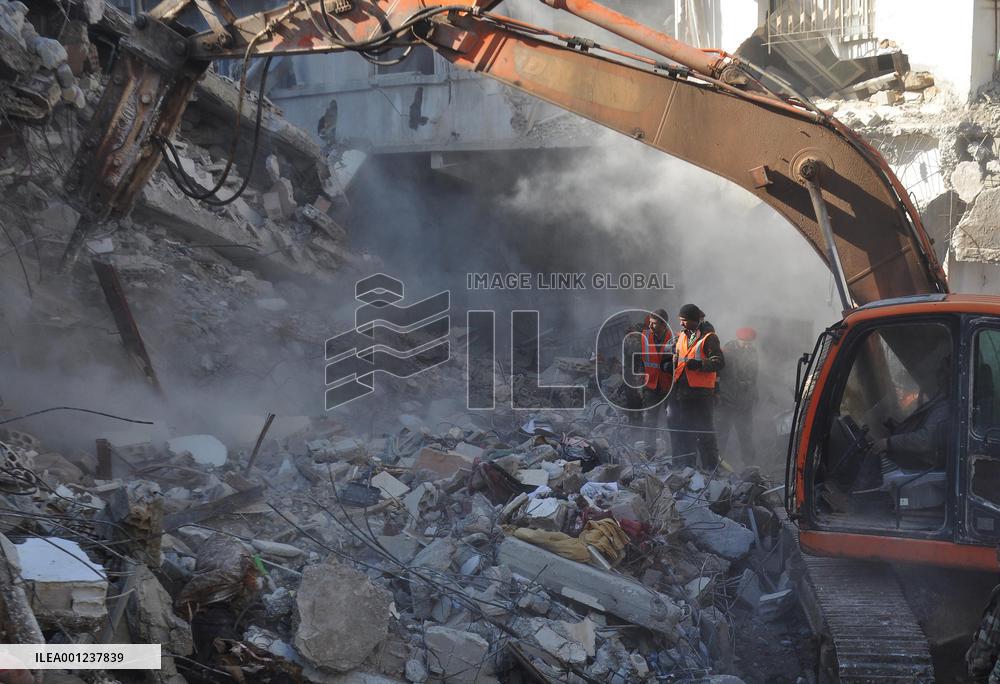 Xinhua Headlines: Int'l rescuers rush to aid quake-hit areas, as U.S. sanctions hamper relief work