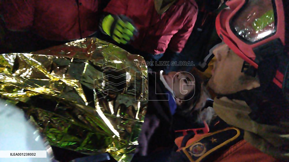 TÜRKIYE-HATAY-EARTHQUAKES-CHINESE RESCUE TEAM-WOMAN SURVIVOR-RESCUE