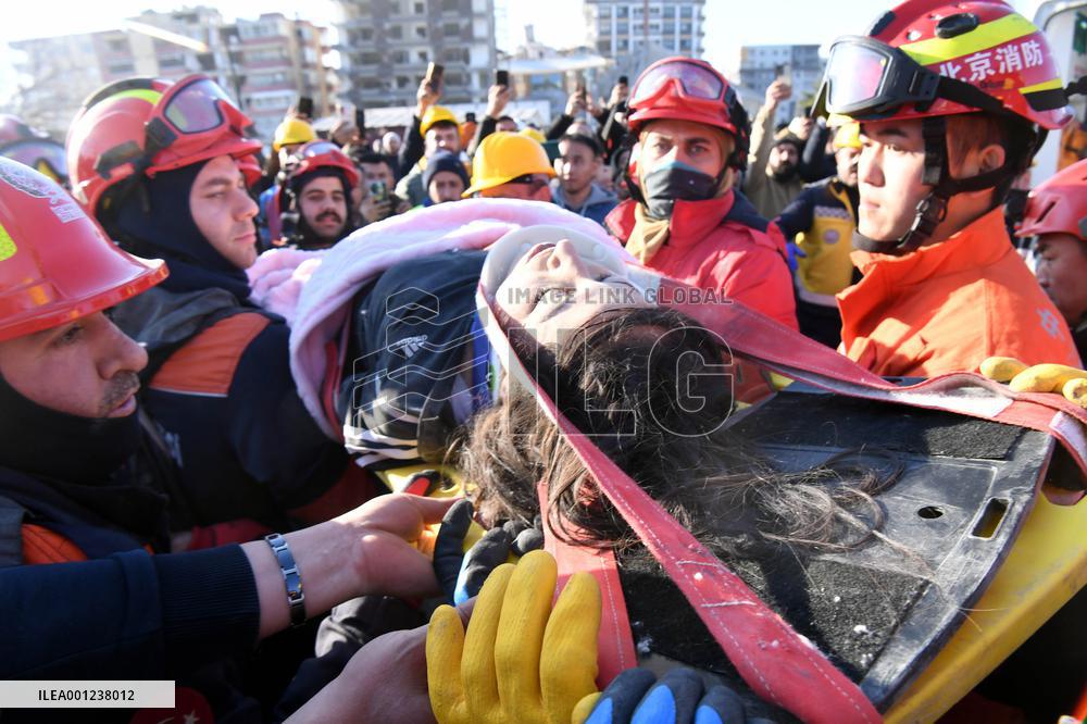 TÜRKIYE-HATAY-EARTHQUAKES-CHINESE RESCUE TEAM-WOMAN SURVIVOR-RESCUE
