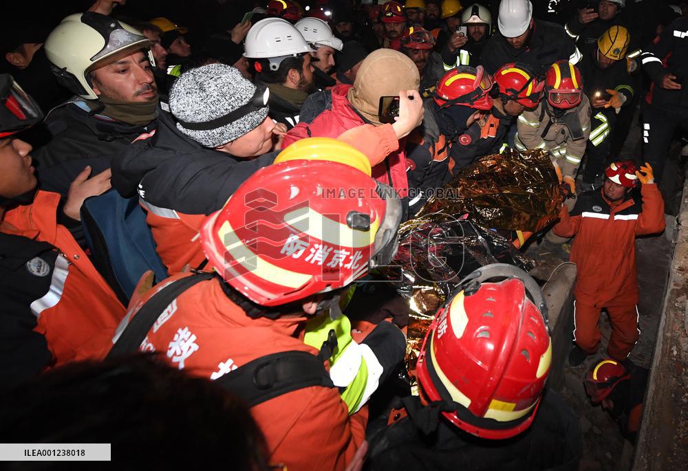 TÜRKIYE-HATAY-EARTHQUAKES-CHINESE RESCUE TEAM-WOMAN SURVIVOR-RESCUE
