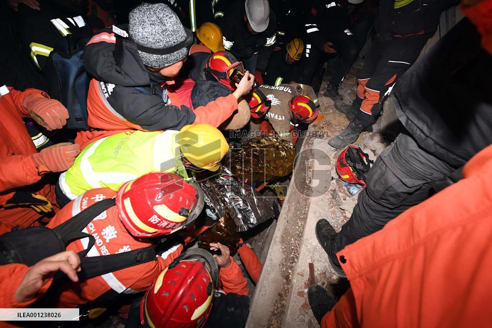 TÜRKIYE-HATAY-EARTHQUAKES-CHINESE RESCUE TEAM-WOMAN SURVIVOR-RESCUE