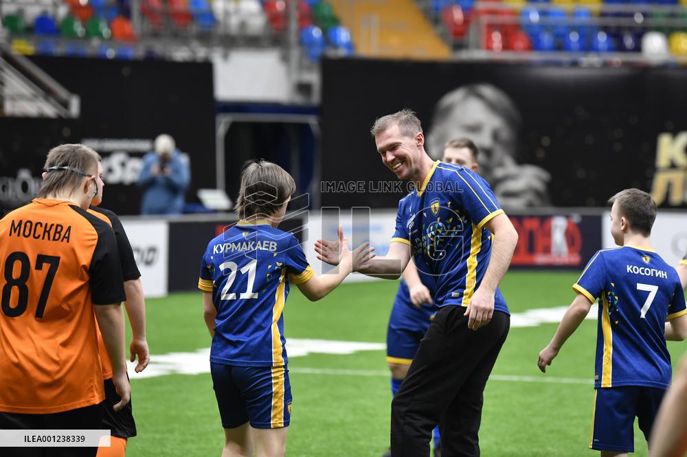 (SP)RUSSIA-MOSCOW-FOOTBALL-LEGENDS CUP-CHILDREN-DOWN SYNDROME