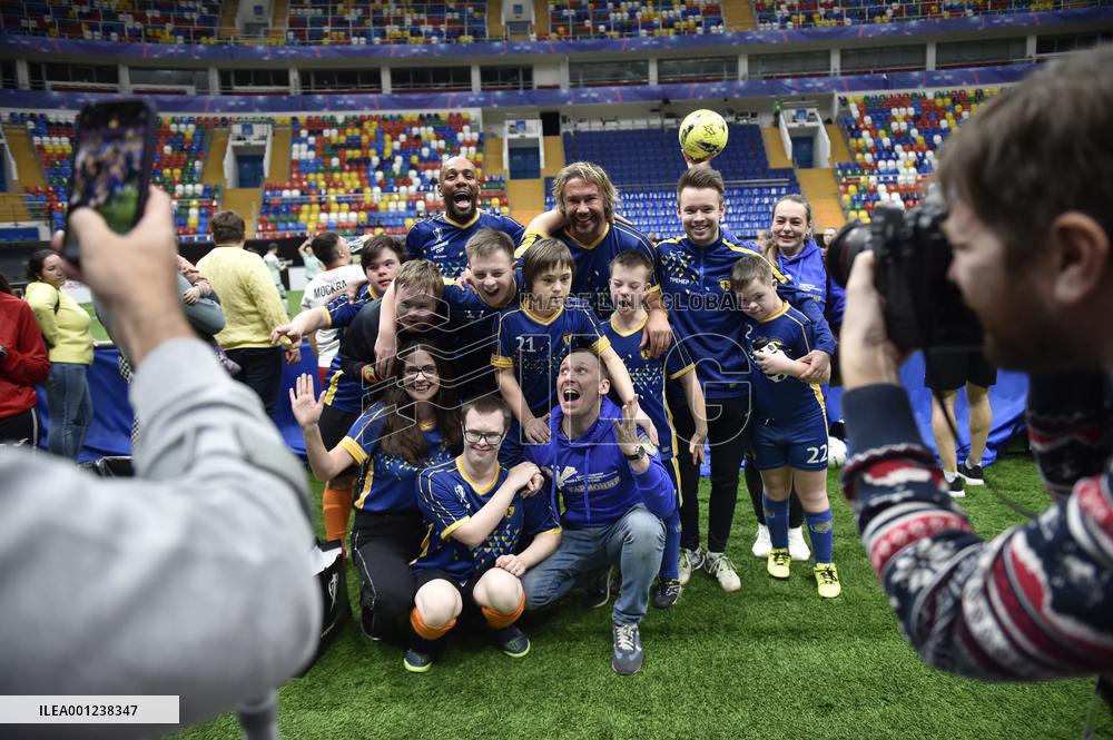 (SP)RUSSIA-MOSCOW-FOOTBALL-LEGENDS CUP-CHILDREN-DOWN SYNDROME