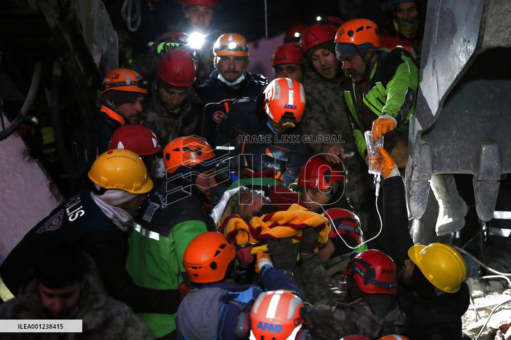 TÜRKIYE-GAZIANTEP-EARTHQUAKES-RESCUE