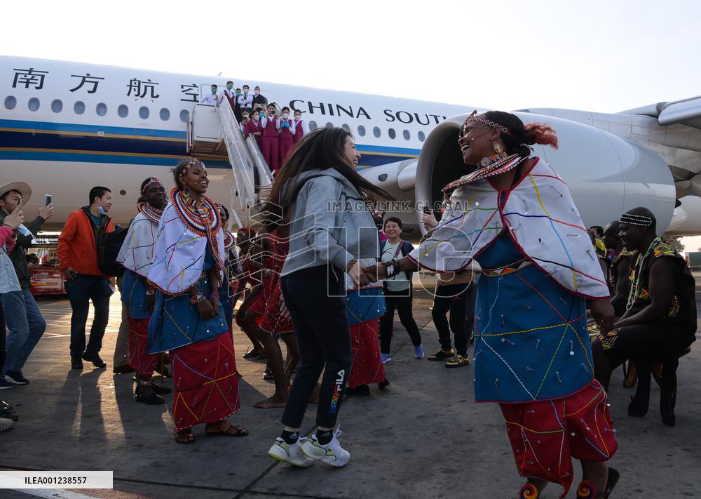 KENYA-NAIROBI-CHINESE TOUR GROUP-ARRIVAL