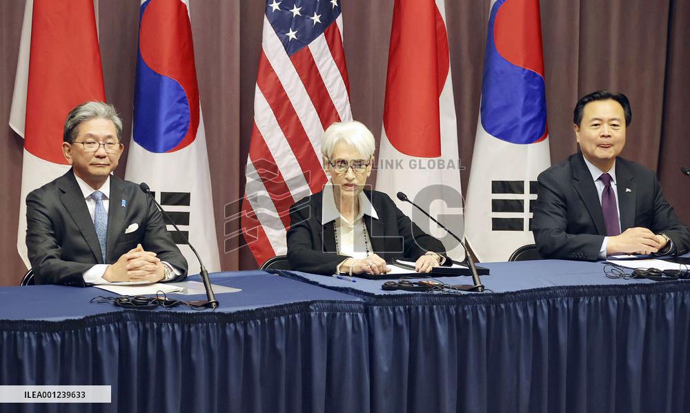 Japan-U.S.-S. Korea diplomatic talks