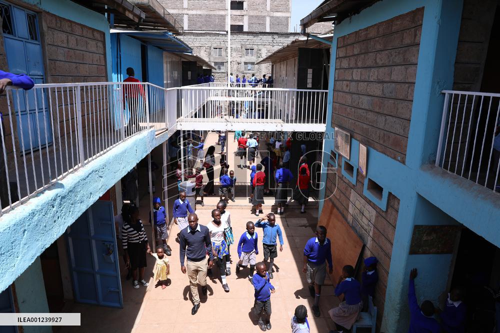 KENYA-NAIROBI-SLUM SCHOOL-FEEDING PROGRAM-CHINESE ENTERPRISES-DONATION