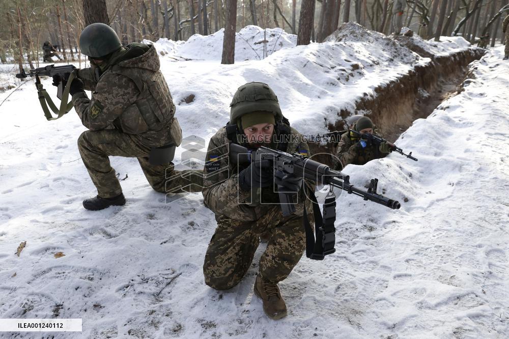 Ukrainian civil defense corps in training