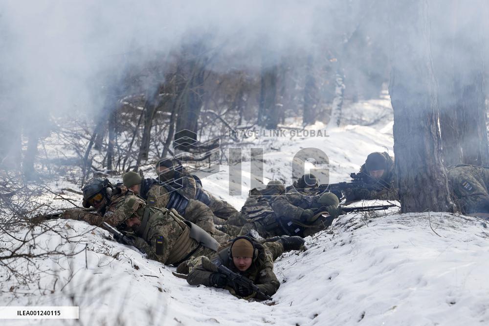 Ukrainian civil defense corps in training