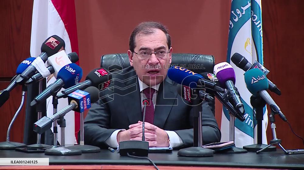 Egypt signs 5 agreements with national, int'l companies to explore for oil, gas