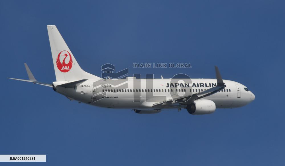 JAL plane