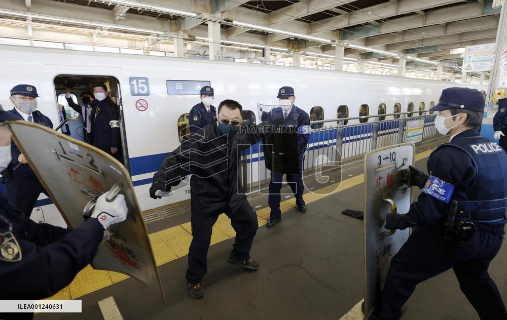 Anti-terror drill ahead of Hiroshima G-7 summit