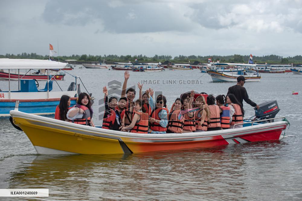 INDONESIA-BALI-CHINESE TOURISTS RETURN