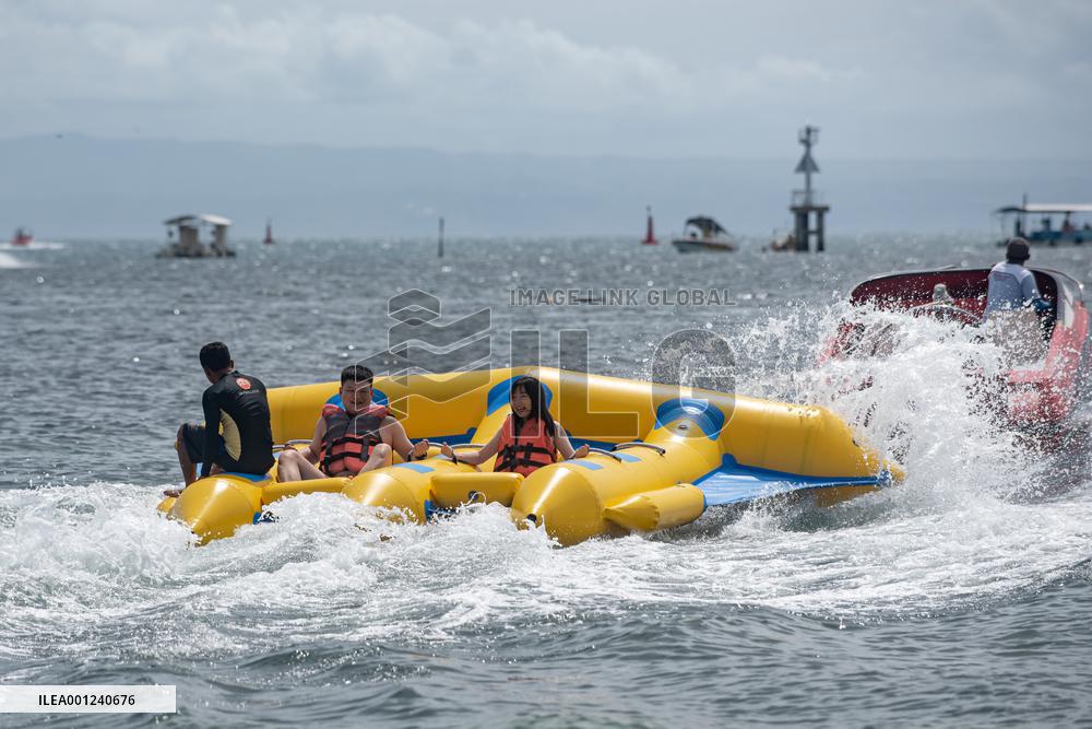 INDONESIA-BALI-CHINESE TOURISTS RETURN