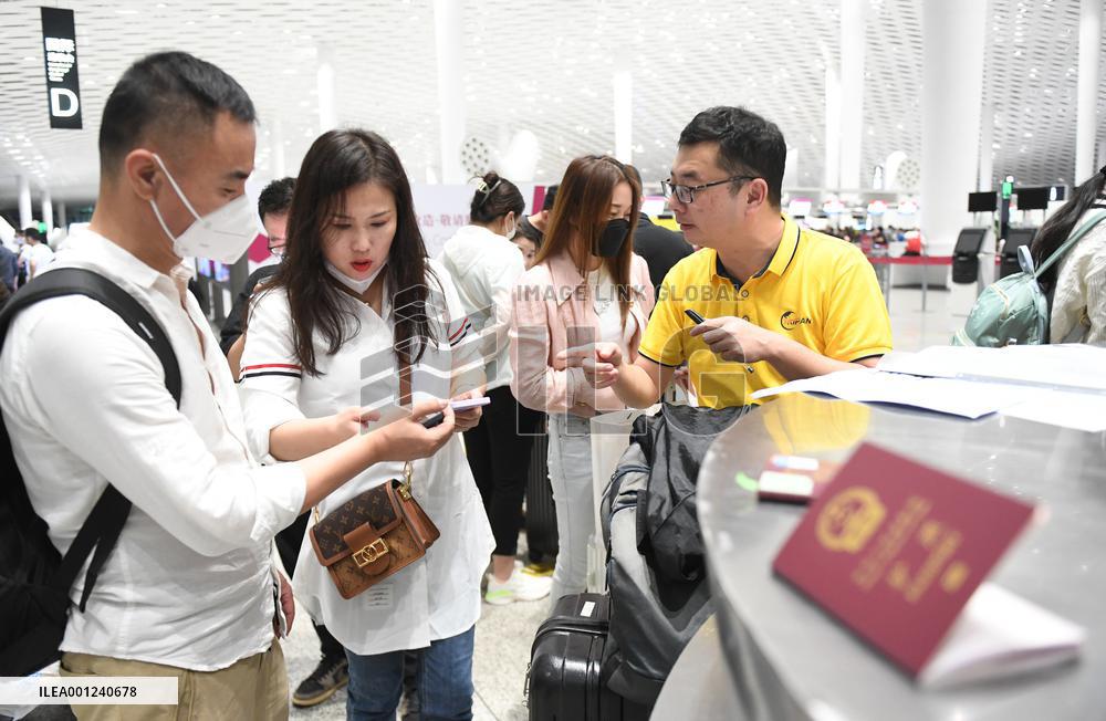 INDONESIA-BALI-CHINESE TOURISTS RETURN