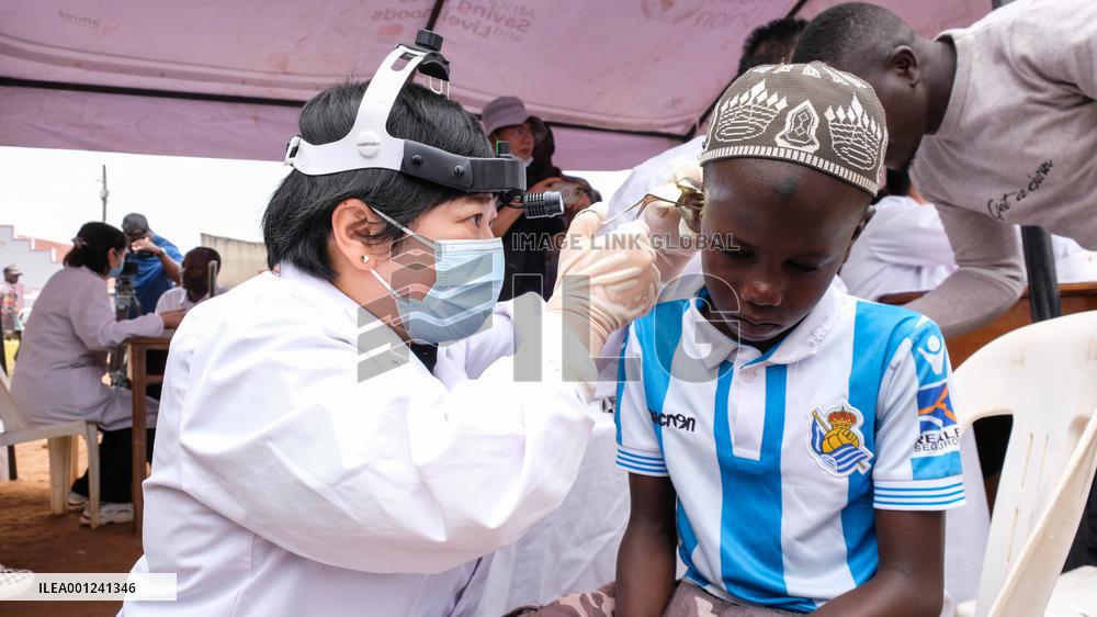 UGANDA-MUKONO-CHINESE MEDICAL TEAM-FREE MEDICAL SERVICE