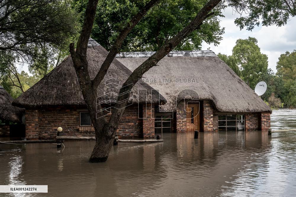 SOUTH AFRICA-FLOOD