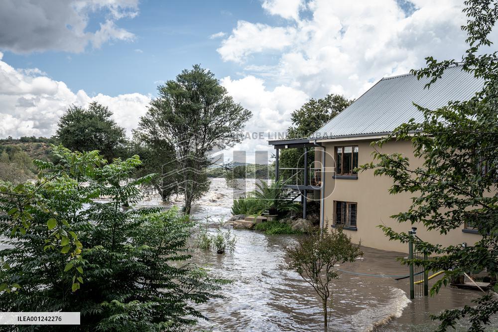 SOUTH AFRICA-FLOOD