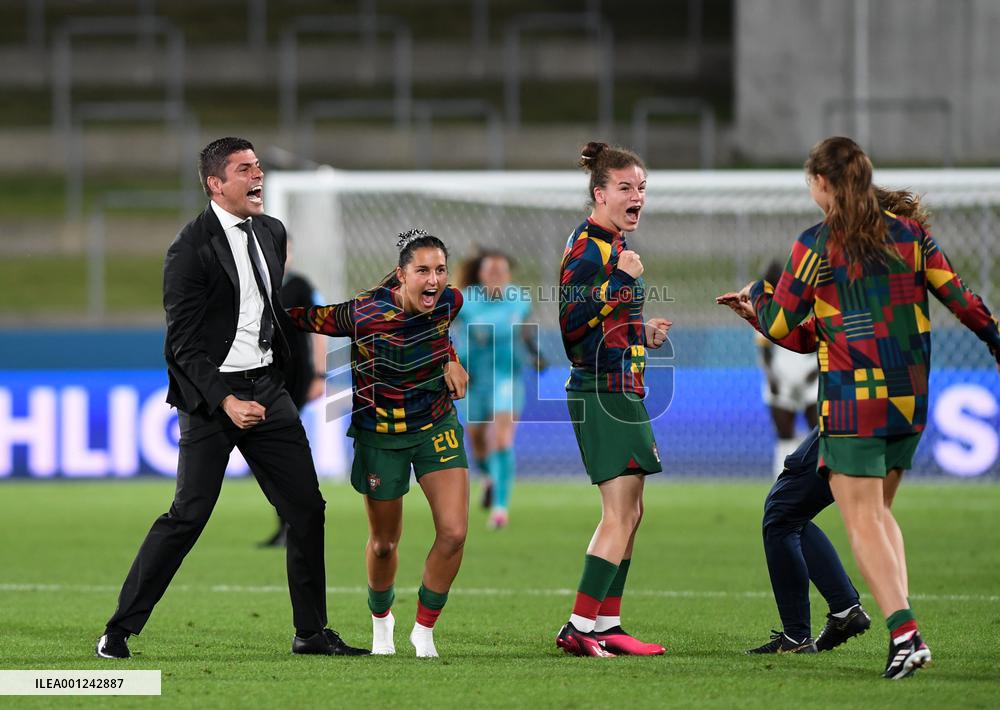 (SP)NEW ZEALAND-HAMILTON-FOOTBALL-WOMEN-PLAYOFF-POR VS CMR