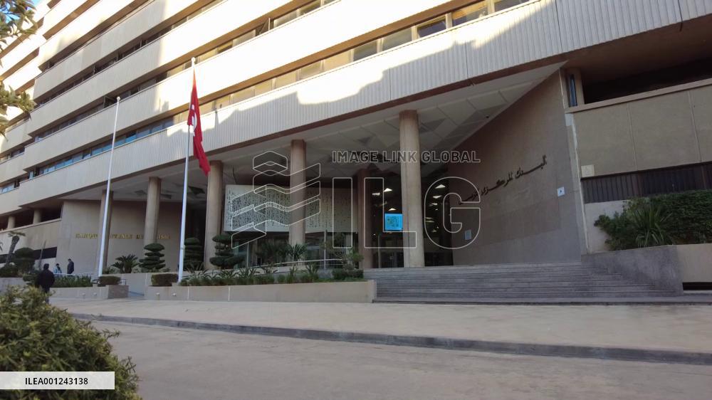 Tunisia sees more zero-balance savers with soaring household expenses
