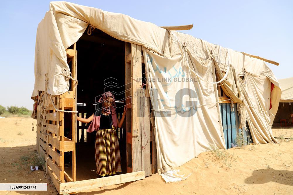 YEMEN-HAJJAH-TENT-SCHOOL