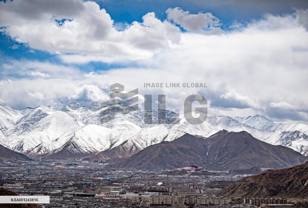 CHINA-TIBET-LHASA-SNOW (CN)