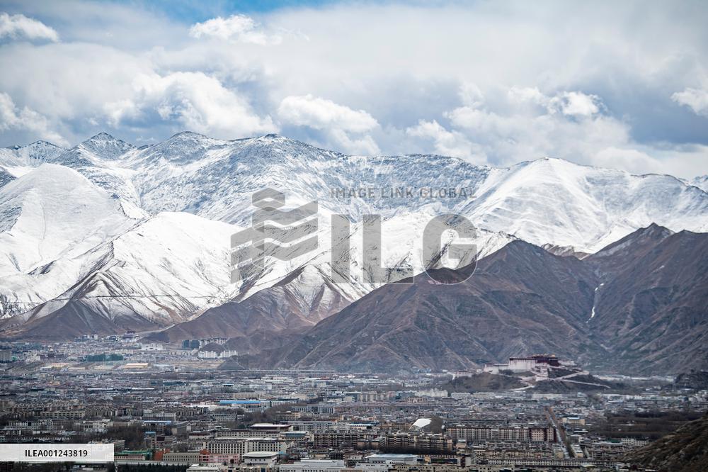 CHINA-TIBET-LHASA-SNOW (CN)