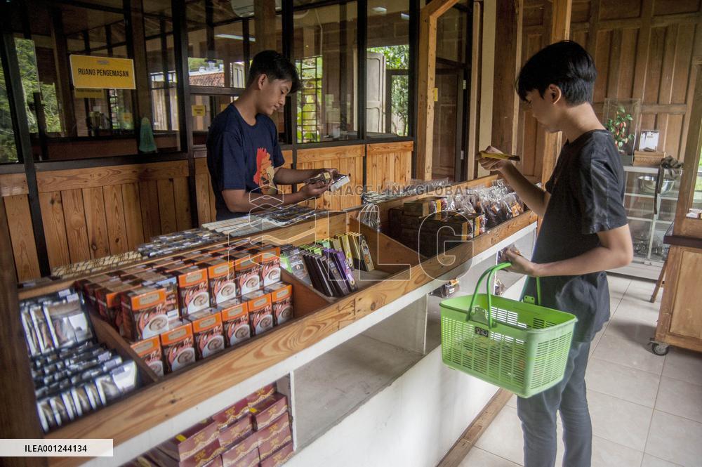 INDONESIA-YOGYAKARTA-CHOCOLATE PRODUCTS