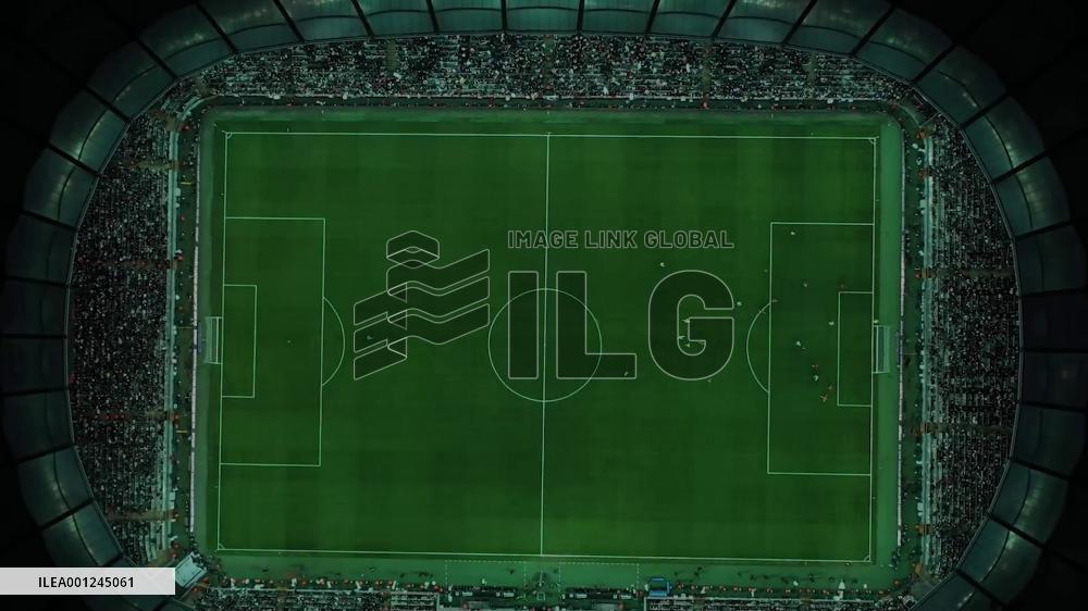 Istanbul's football fans support earthquake victims with teddy bears