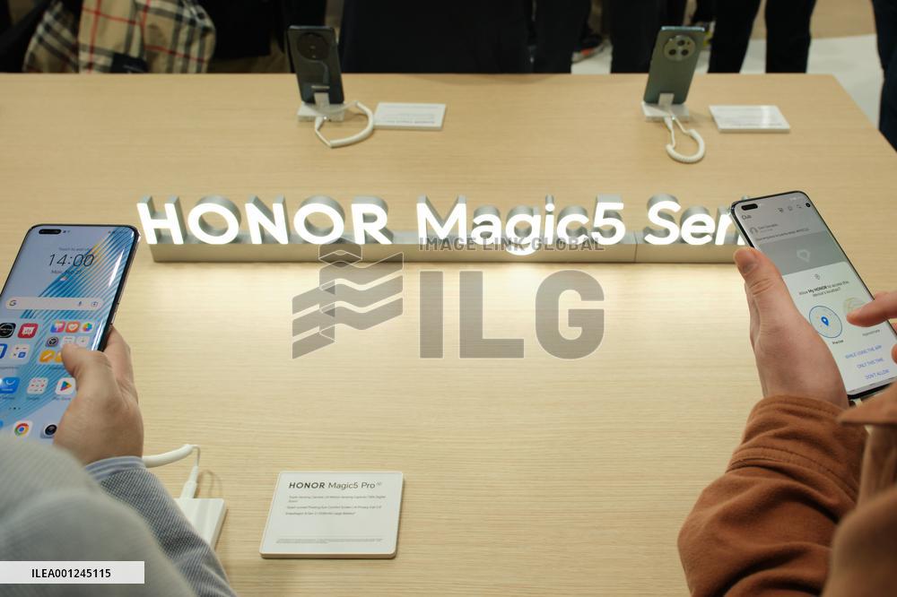 SPAIN-BARCELONA-MWC-HONOR-PRODUCTS