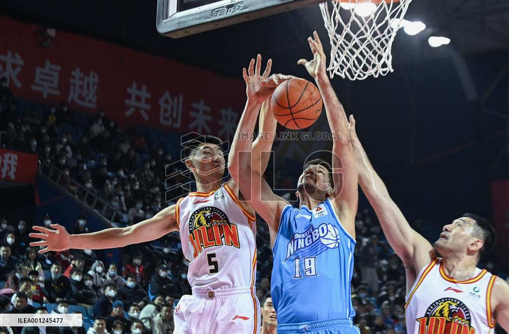 (SP)CHINA-CHANGCHUN-BASKETBALL-CBA LEAGUE-JILIN VS NINGBO(CN)