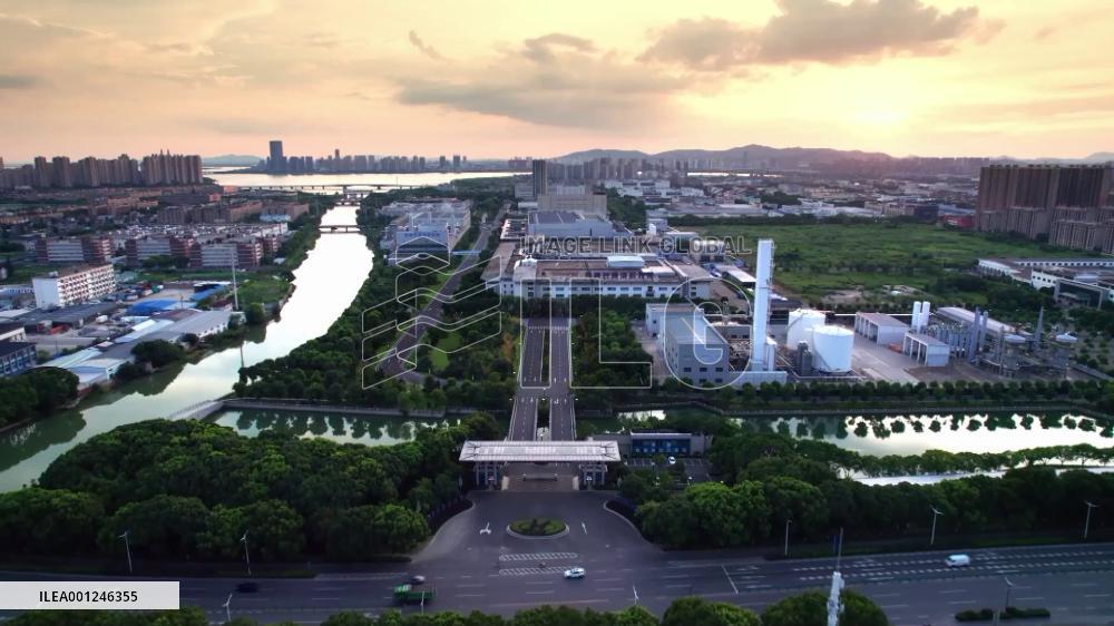 Chinese enterprises expand business abroad to provide quality service, products