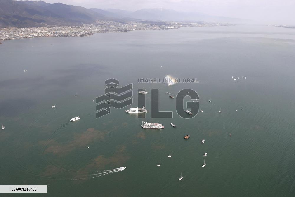 Tourist season starts at Japan's largest lake