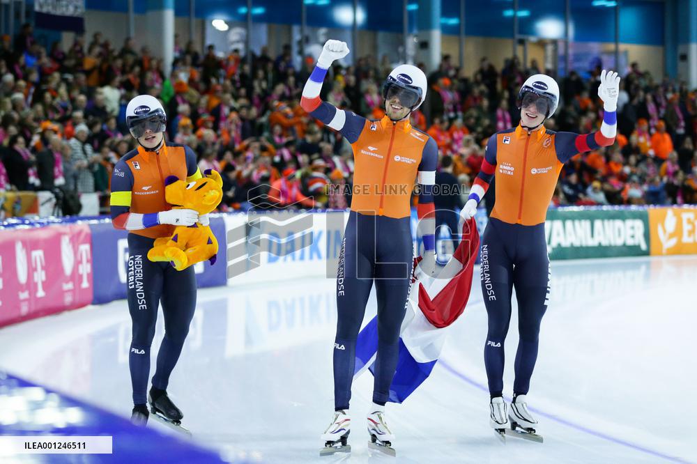 (SP)THE NETHERLANDS-HEERENVEEN-WORLD SPEED SKATING CHAMPIONSHIPS-MEN'S TEAM PERSUIT