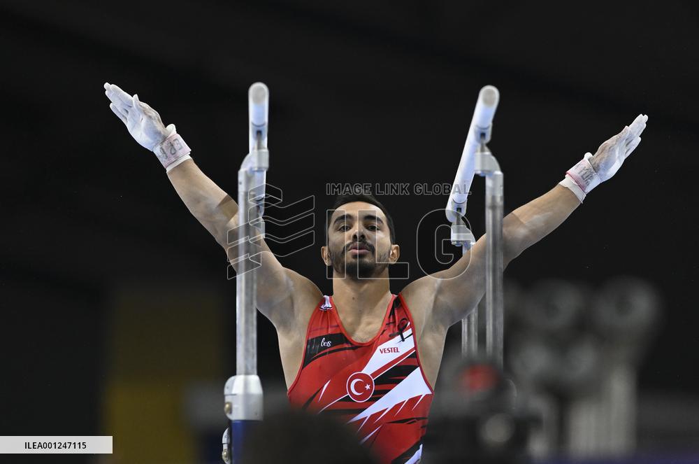 (SP)QATAR-DOHA-FIG-GYMNASTICS-WORLD CUP-PARALLEL BARS
