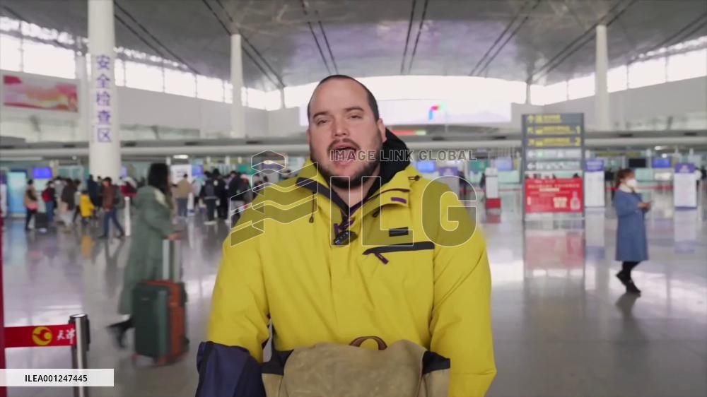 Foreign reporter at China's airport sees recovery of aviation sector