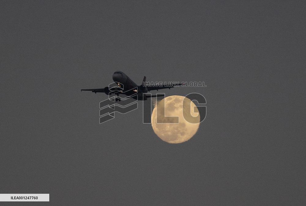 INDIA-NEW DELHI-FULL MOON
