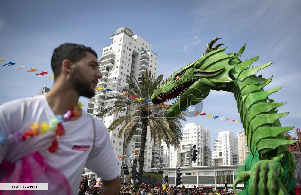 ISRAEL-HOLON-PURIM-PARADE