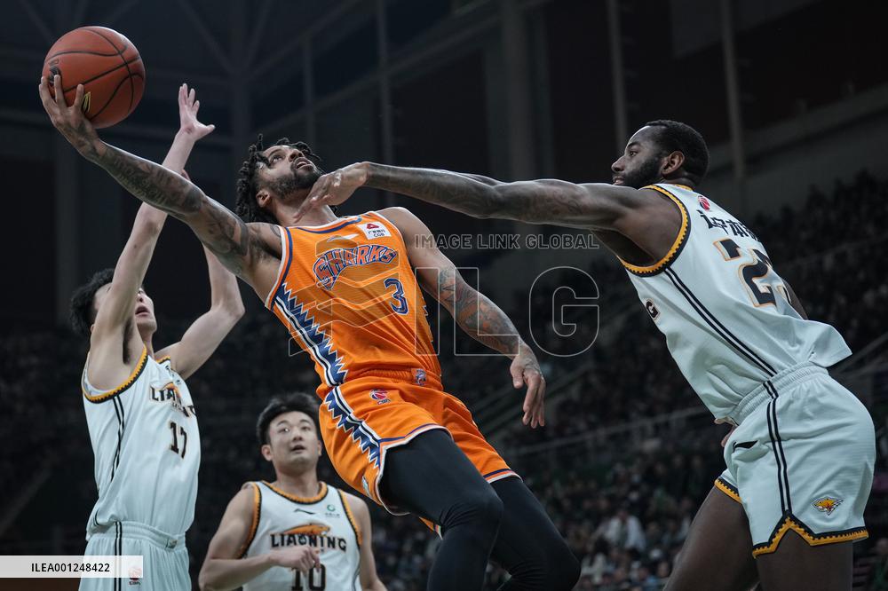 (SP)CHINA-SHENYANG-BASKETBALL-CBA LEAGUE-LIAONING VS SHANGHAI (CN)
