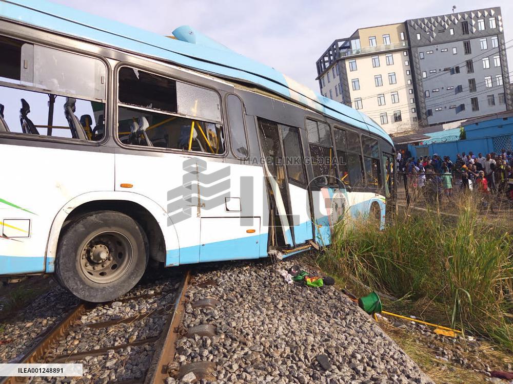 NIGERIA-LAGOS-TRAIN-BUS-COLLISION-DEATH TOLL