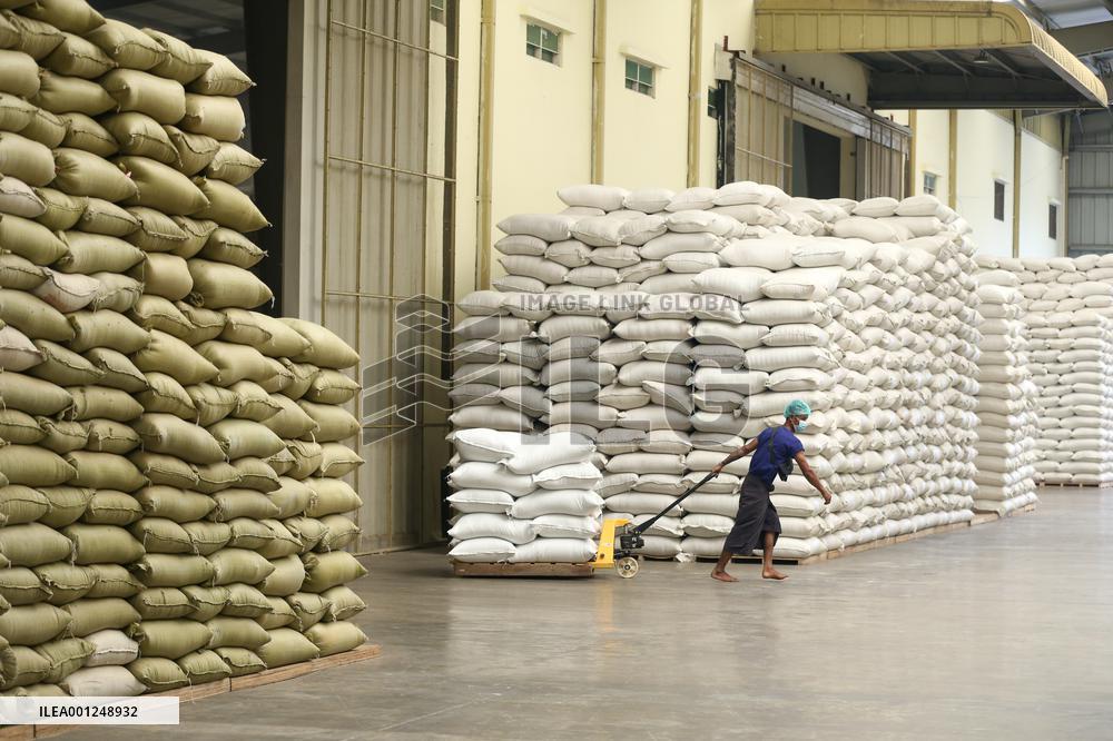 MYANMAR-YANGON-GREEN GRAMS-EXPORT