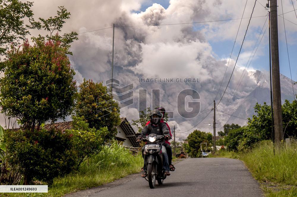 INDONESIA-YOGYAKARTA-MOUNT MERAPI-ERUPTION