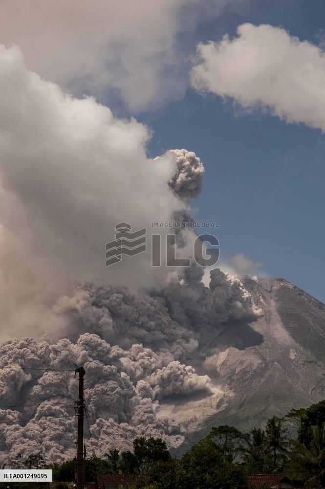 INDONESIA-YOGYAKARTA-MOUNT MERAPI-ERUPTION