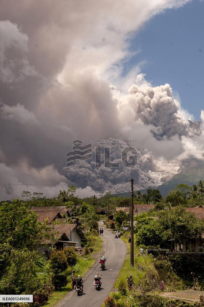 INDONESIA-YOGYAKARTA-MOUNT MERAPI-ERUPTION